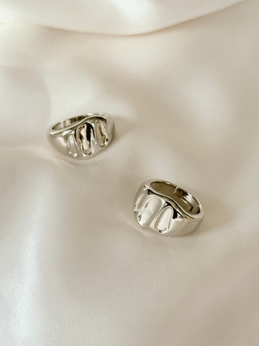 Nila Silver Ring