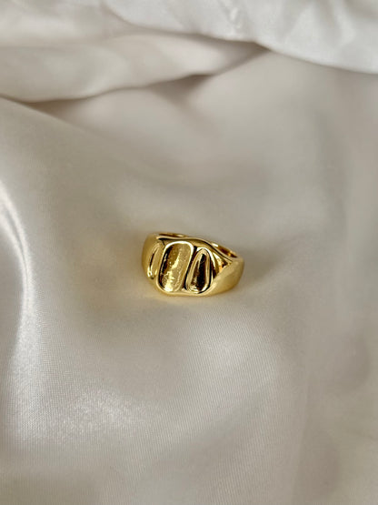 Nila Gold Ring