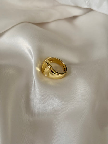 Nila Gold Ring